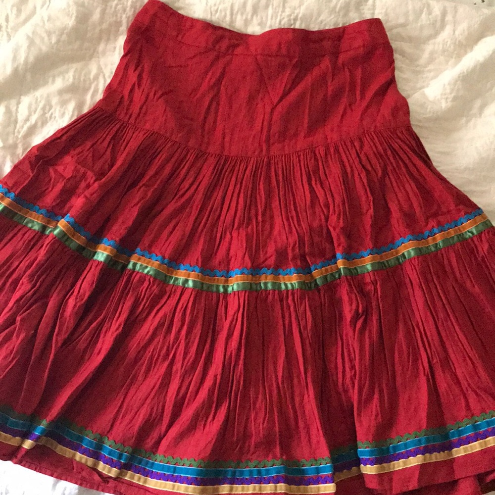 H&M red circle skirt. Size 6